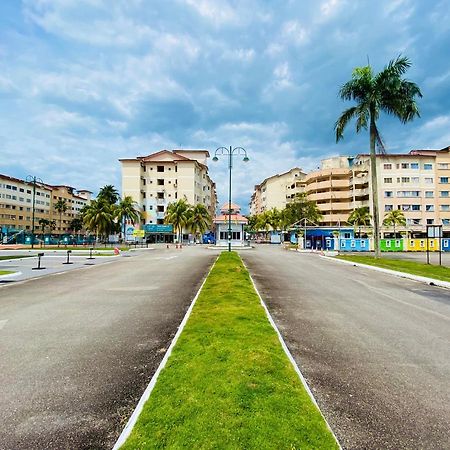 Rumahchantiqq At Tiara Bay Apartment , Port Dickson Exterior photo