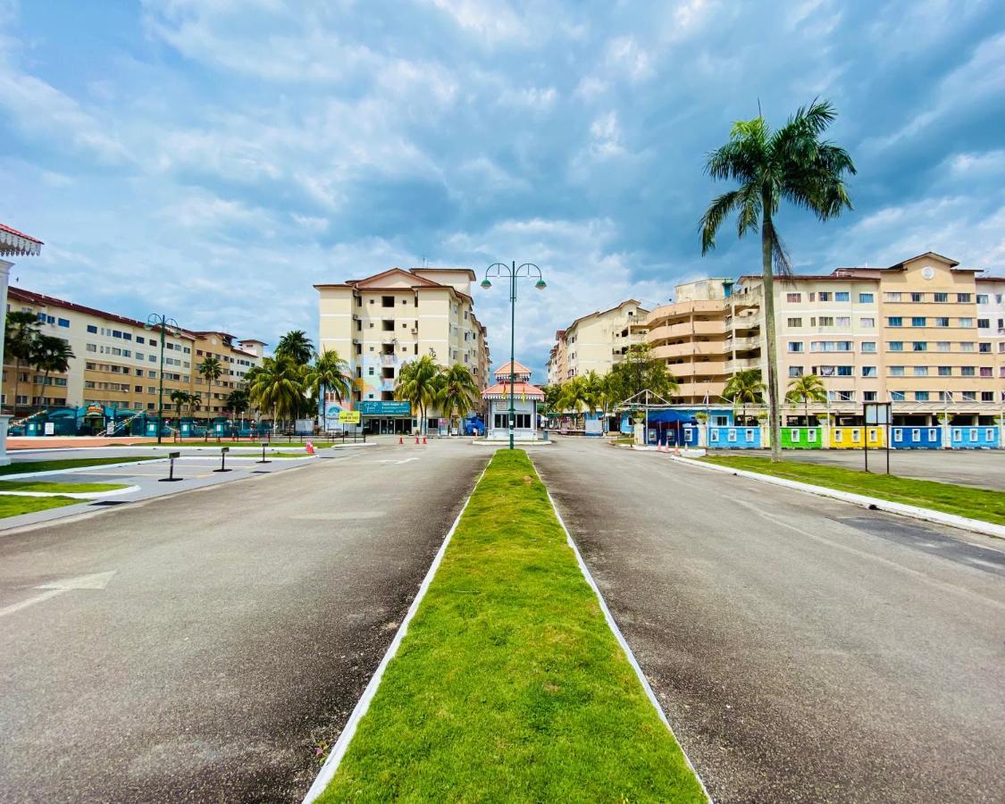 Rumahchantiqq At Tiara Bay Apartment , Port Dickson Exterior photo